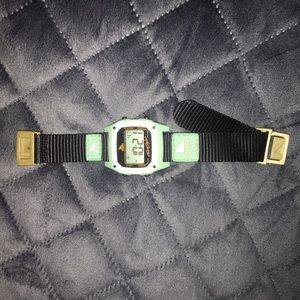 Mint Freestyle Shark Watch